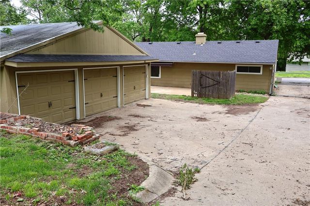 10710 Newton Avenue, Kansas City, MO 64134