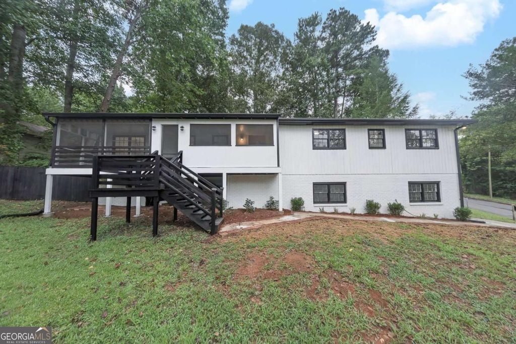 135 Golden Hills Drive, Woodstock, GA 30189