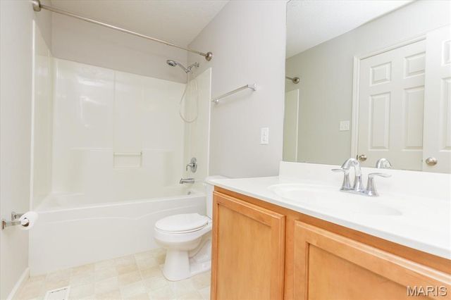 3233 S Civic Green Way, St Charles, MO 63301