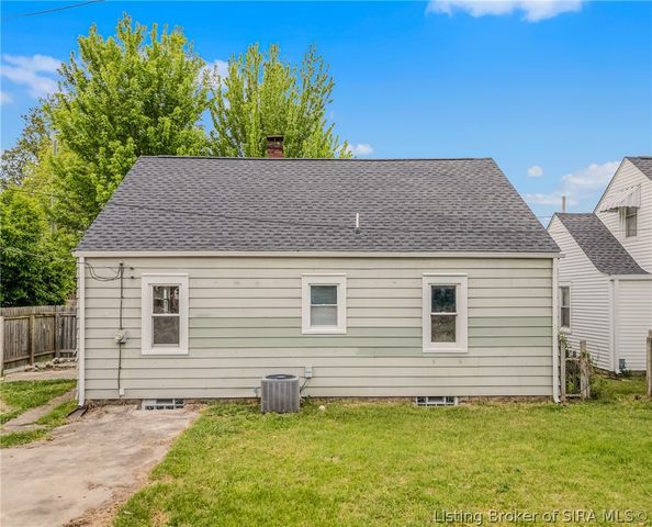 516 E 7th Street, Seymour, IN 47274