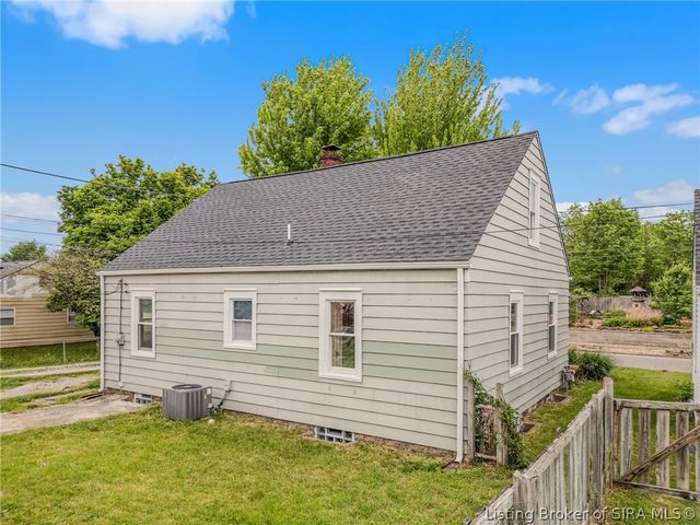 516 E 7th Street, Seymour, IN 47274