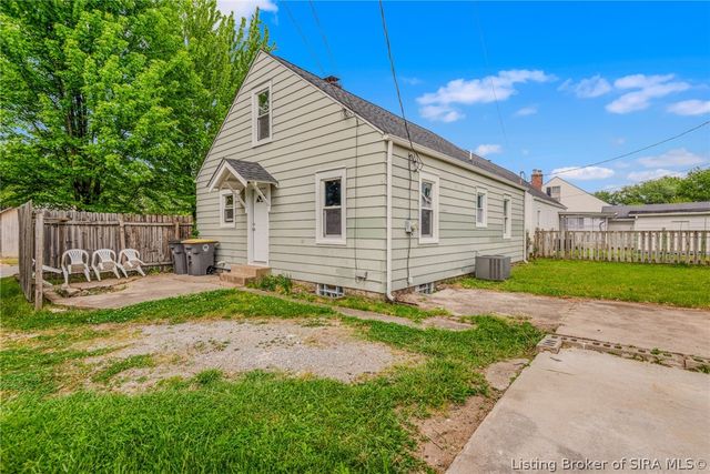 516 E 7th Street, Seymour, IN 47274