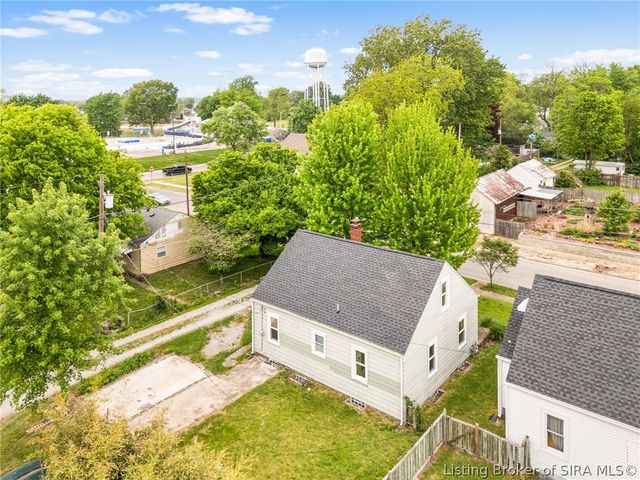 516 E 7th Street, Seymour, IN 47274