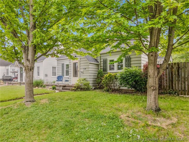 516 E 7th Street, Seymour, IN 47274