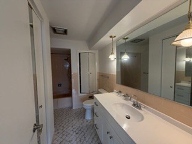 401 S Grove Avenue 3A, Oak Park, IL 60302