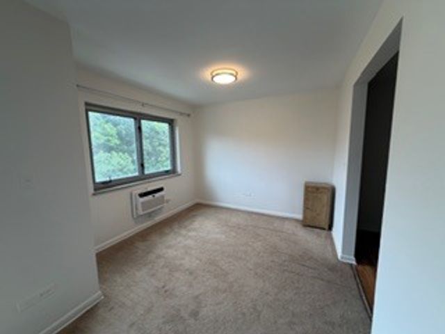 401 S Grove Avenue 3A, Oak Park, IL 60302