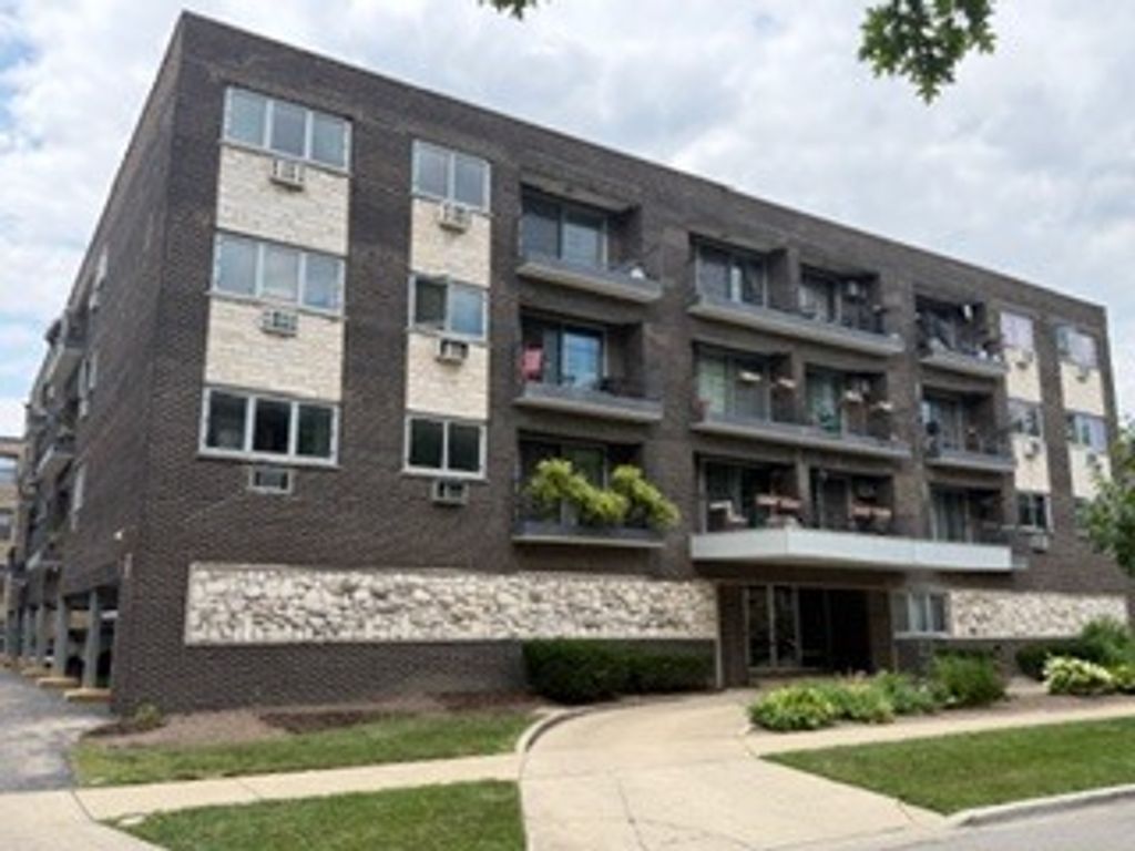 401 S Grove Avenue 3A, Oak Park, IL 60302