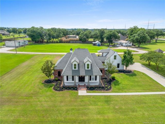 5831 South 40 Court, Iowa, LA 70647