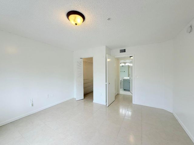 2041 Renaissance Boulevard 207, Hollywood, FL 33025