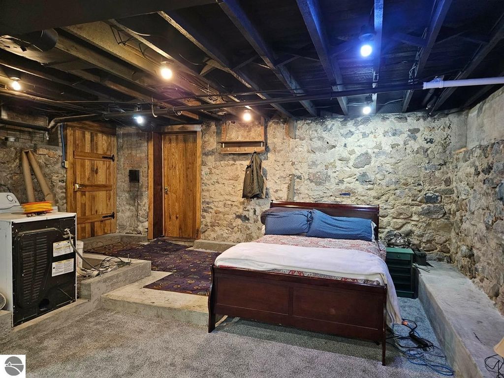 Image 34 of property listing at 323 W Wright Avenue, Shepherd, MI 48883