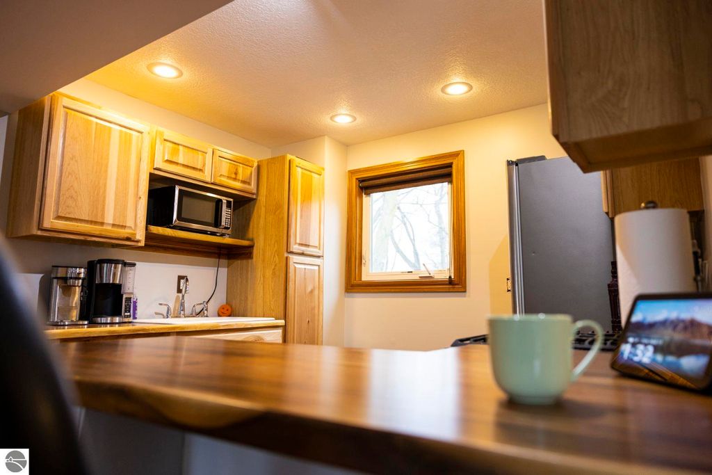 Image 4 of property listing at 323 W Wright Avenue, Shepherd, MI 48883