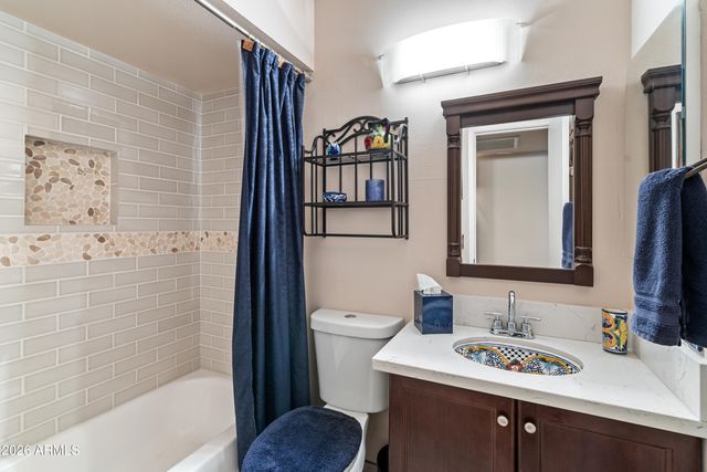 421 E BEHREND Drive, Phoenix, AZ 85024