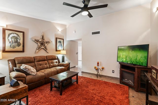 421 E BEHREND Drive, Phoenix, AZ 85024