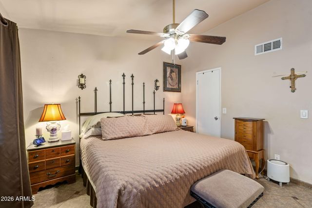 421 E BEHREND Drive, Phoenix, AZ 85024