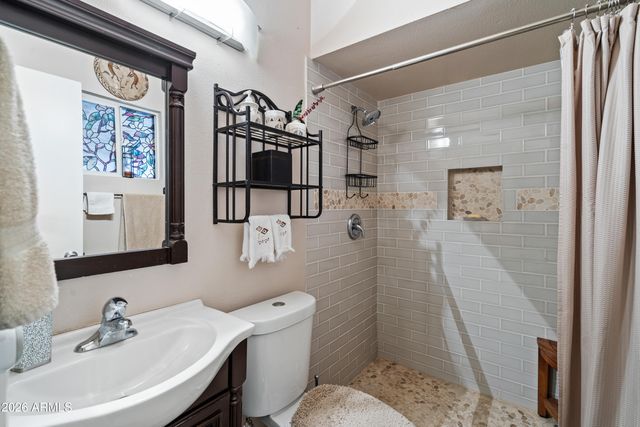 421 E BEHREND Drive, Phoenix, AZ 85024