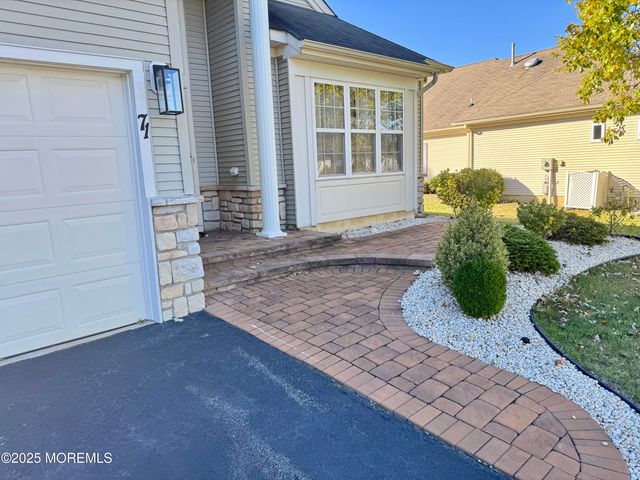 71 Eleanor Road, Manchester, NJ 08759