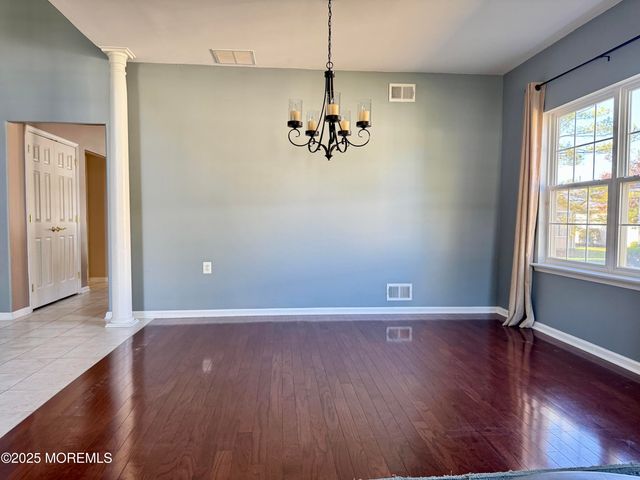 71 Eleanor Road, Manchester, NJ 08759