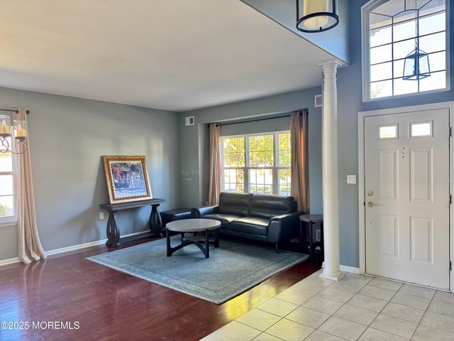 71 Eleanor Road, Manchester, NJ 08759