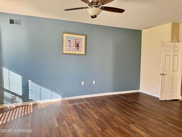 71 Eleanor Road, Manchester, NJ 08759