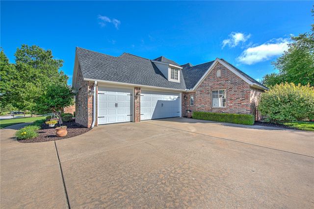 6605 S Willowridge Lane, Rogers, AR 72758