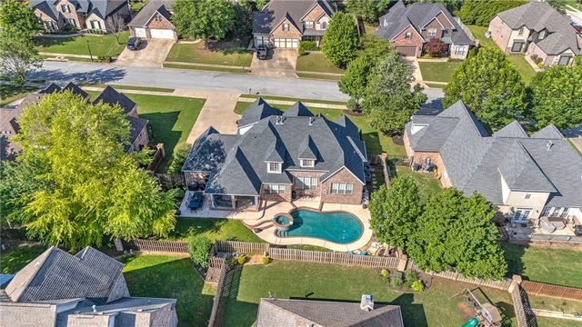 6605 S Willowridge Lane, Rogers, AR 72758