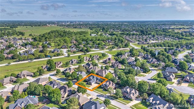 6605 S Willowridge Lane, Rogers, AR 72758