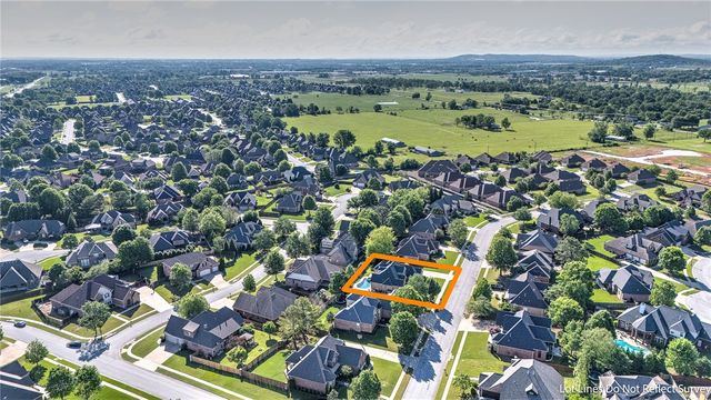 6605 S Willowridge Lane, Rogers, AR 72758