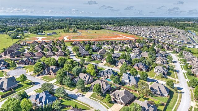 6605 S Willowridge Lane, Rogers, AR 72758