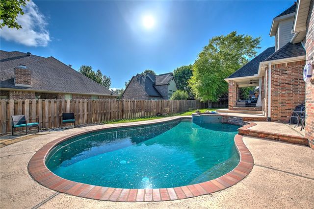 6605 S Willowridge Lane, Rogers, AR 72758