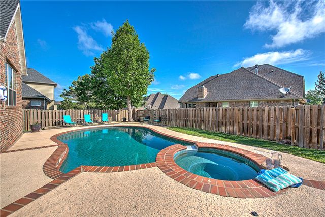6605 S Willowridge Lane, Rogers, AR 72758