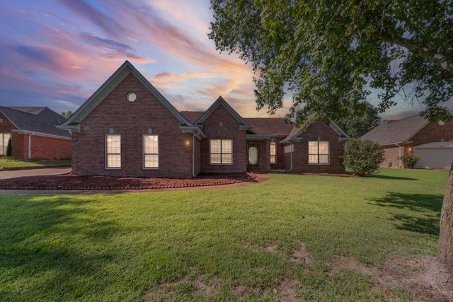 8409 RIDGE FALL CV, Memphis, TN 38018