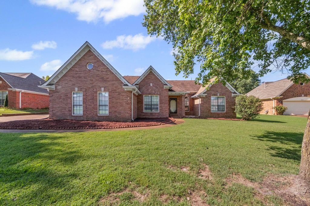 8409 RIDGE FALL CV, Memphis, TN 38018