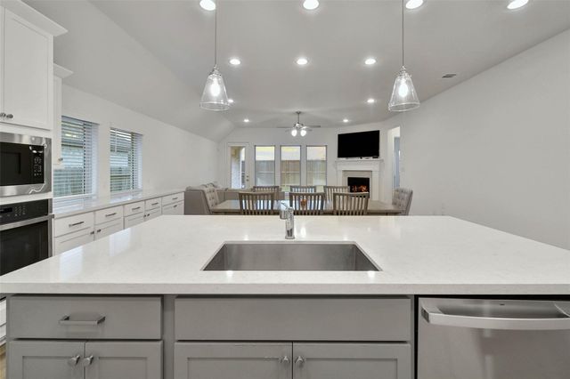 1108 Wandering Brook Street, Magnolia, TX 77354