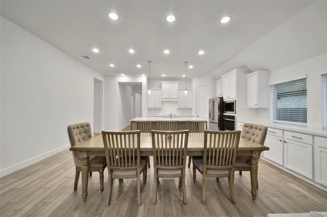 1108 Wandering Brook Street, Magnolia, TX 77354