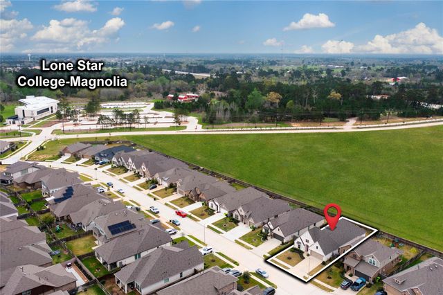 1108 Wandering Brook Street, Magnolia, TX 77354
