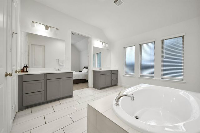 1108 Wandering Brook Street, Magnolia, TX 77354