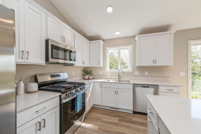1223 Woods Road NE, Isanti, MN 55040