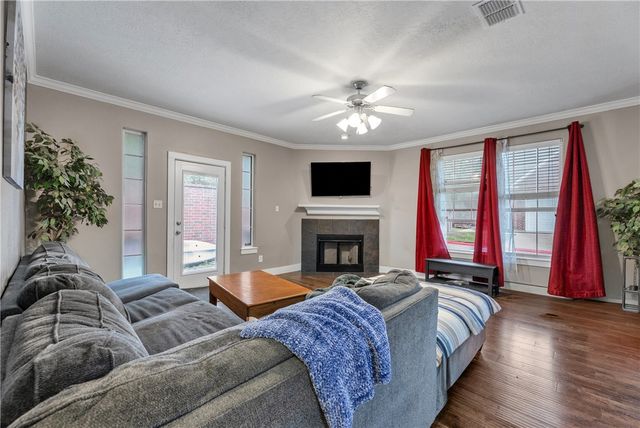 3527 Myth Lane, College Station, TX 77845