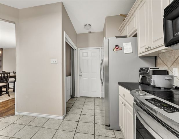 3527 Myth Lane, College Station, TX 77845