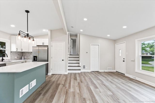 16211 Joyce Circle, South Holland, IL 60473