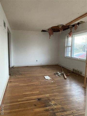 9456 Bagley Drive, St Louis, MO 63136