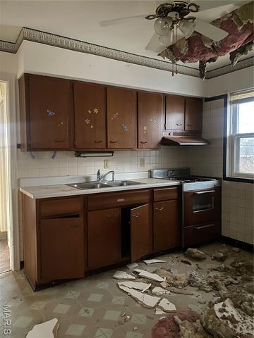 9456 Bagley Drive, St Louis, MO 63136