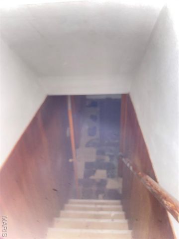 9456 Bagley Drive, St Louis, MO 63136