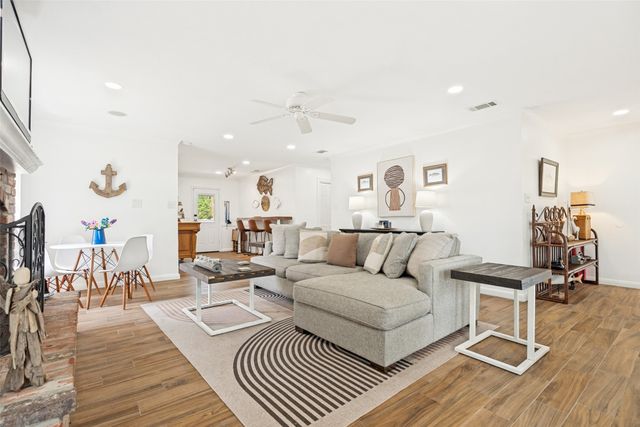 101 Veterans Lane, Gun Barrel City, TX 75156