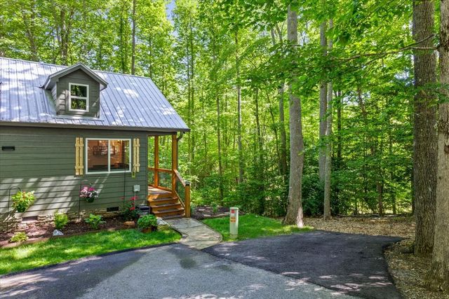 27 Village Way, Blairsville, GA 30512