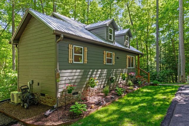 27 Village Way, Blairsville, GA 30512