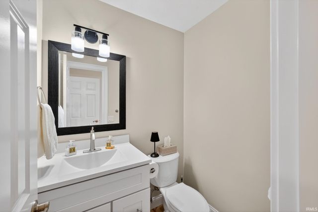 15598 Bennington Place, Granger, IN 46530