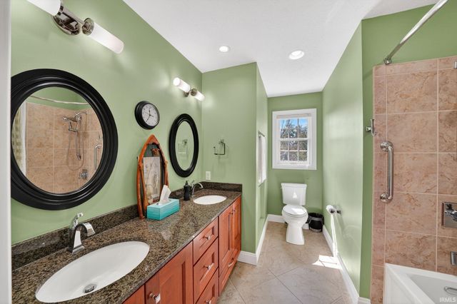 15598 Bennington Place, Granger, IN 46530