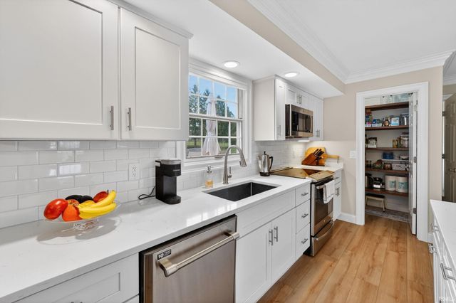 15598 Bennington Place, Granger, IN 46530