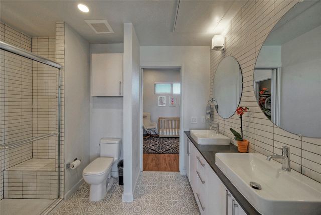 4004 Banister LN 207, Austin, TX 78704